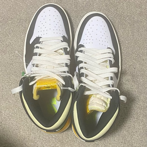 🔋*NEW* Air Jordan High ‘Volt University Gold’ (Size 8.5 Mens) - Picture 5 of 6